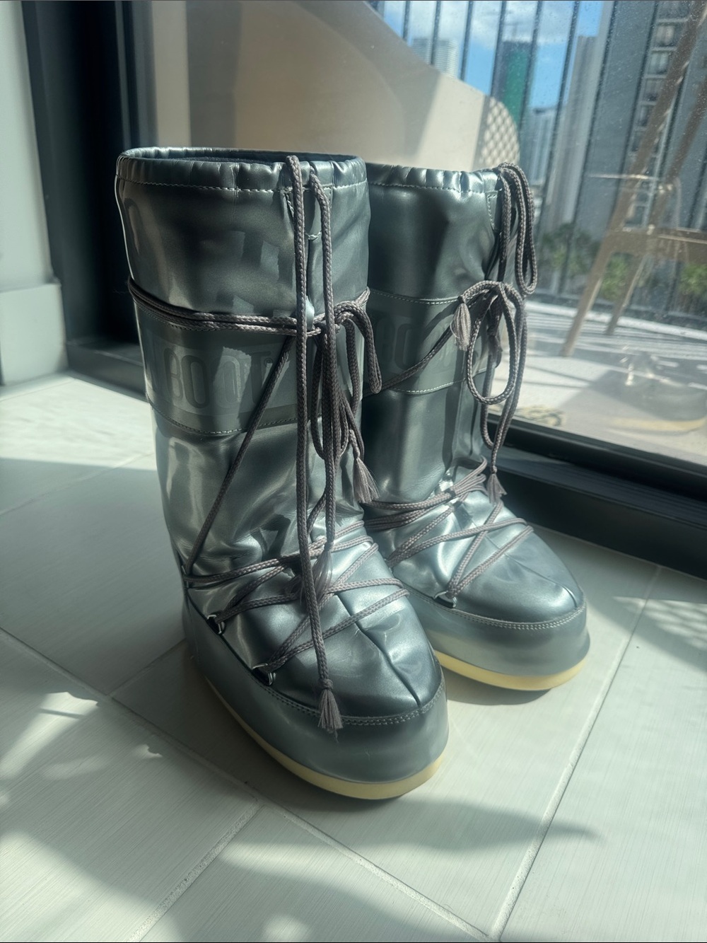 Women’s Metallic Gray Winter Moon Boots